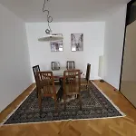 Modern And Comfortable In Lägenhet